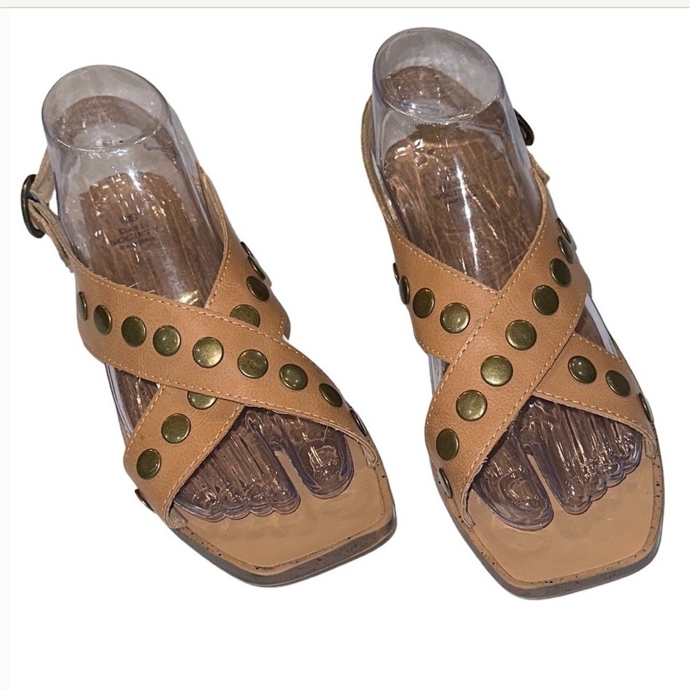 Oasis Society Kylie Studded Cross band sandals camel tan Womens Sz 7